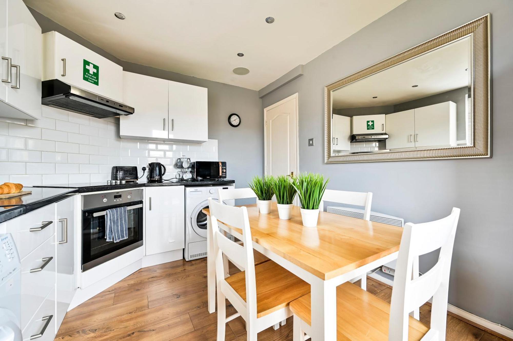 Appartement Cosy 1-Bed E15, Sleeps 4, 1 Min From Tube Station Near O2 Arena à Londres Extérieur photo