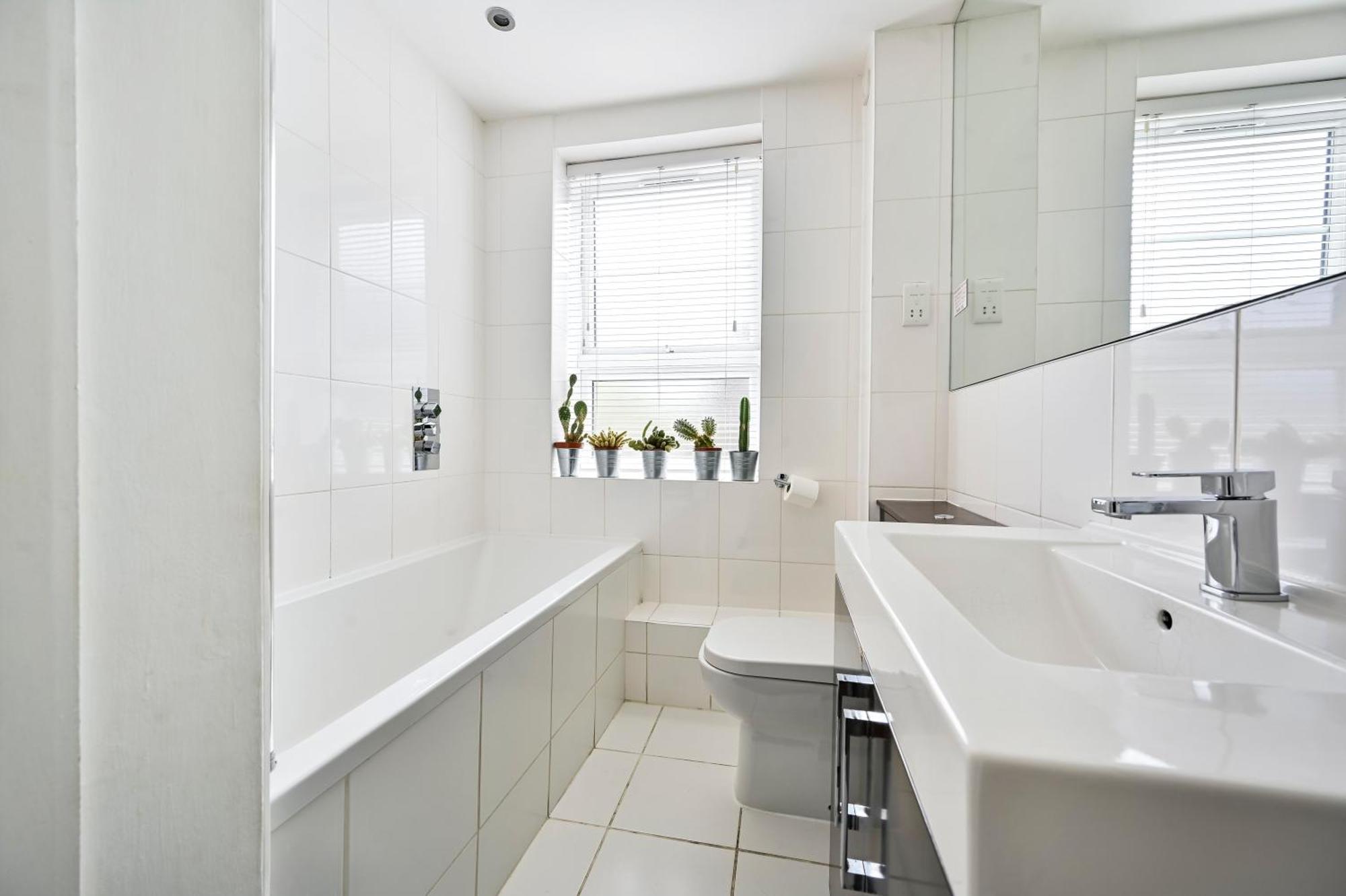 Appartement Cosy 1-Bed E15, Sleeps 4, 1 Min From Tube Station Near O2 Arena à Londres Extérieur photo
