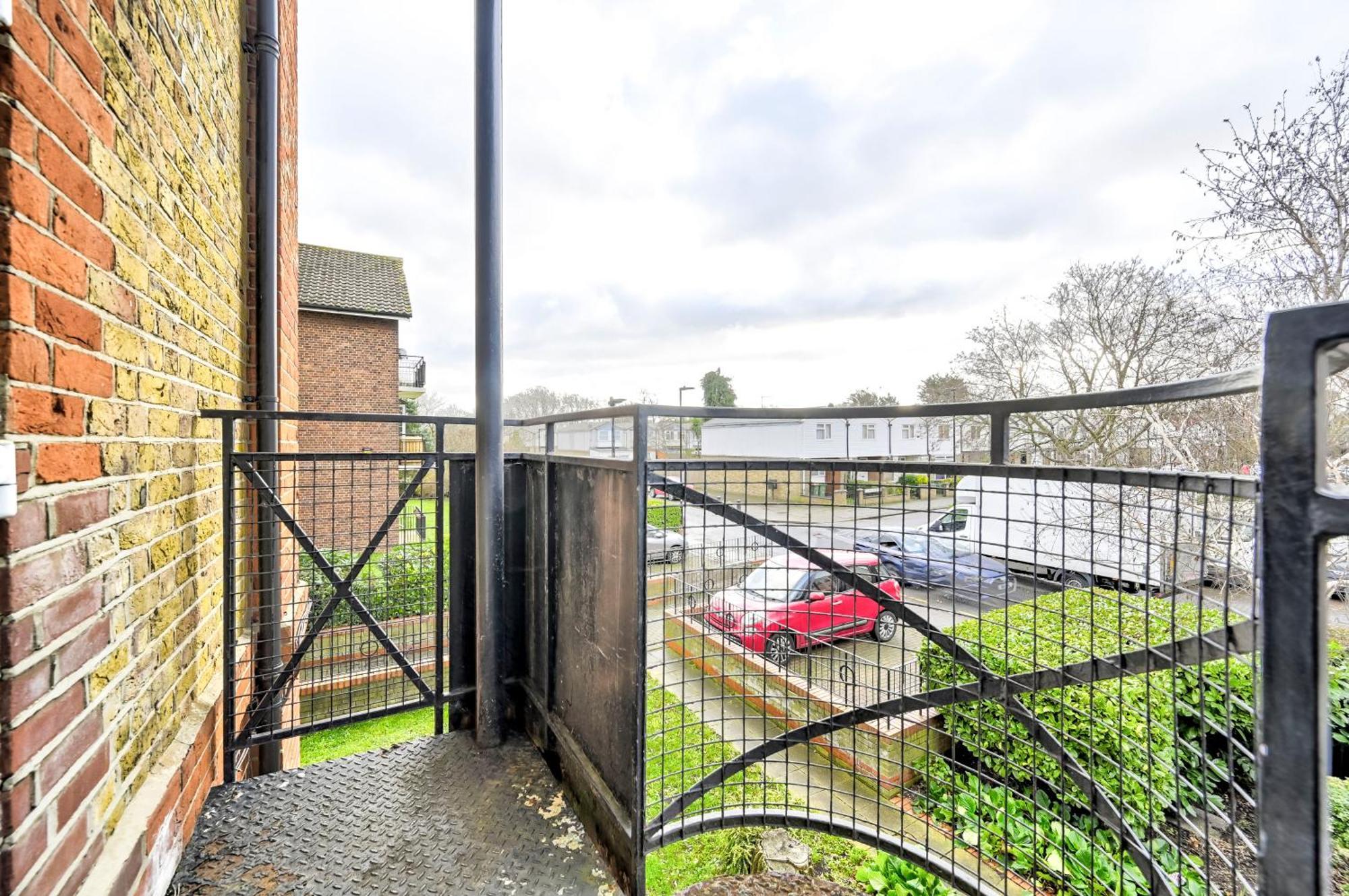 Appartement Cosy 1-Bed E15, Sleeps 4, 1 Min From Tube Station Near O2 Arena à Londres Extérieur photo