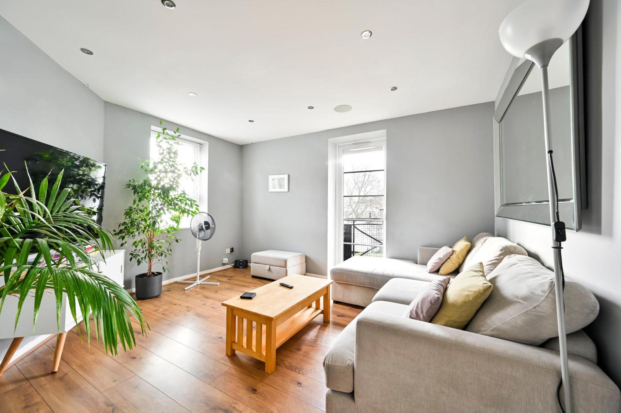 Appartement Cosy 1-Bed E15, Sleeps 4, 1 Min From Tube Station Near O2 Arena à Londres Extérieur photo
